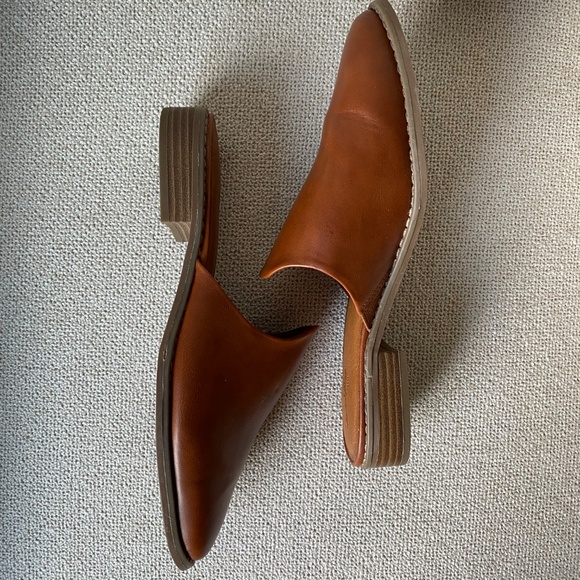 Cognac mule flats (size 9.5) - Picture 3 of 5